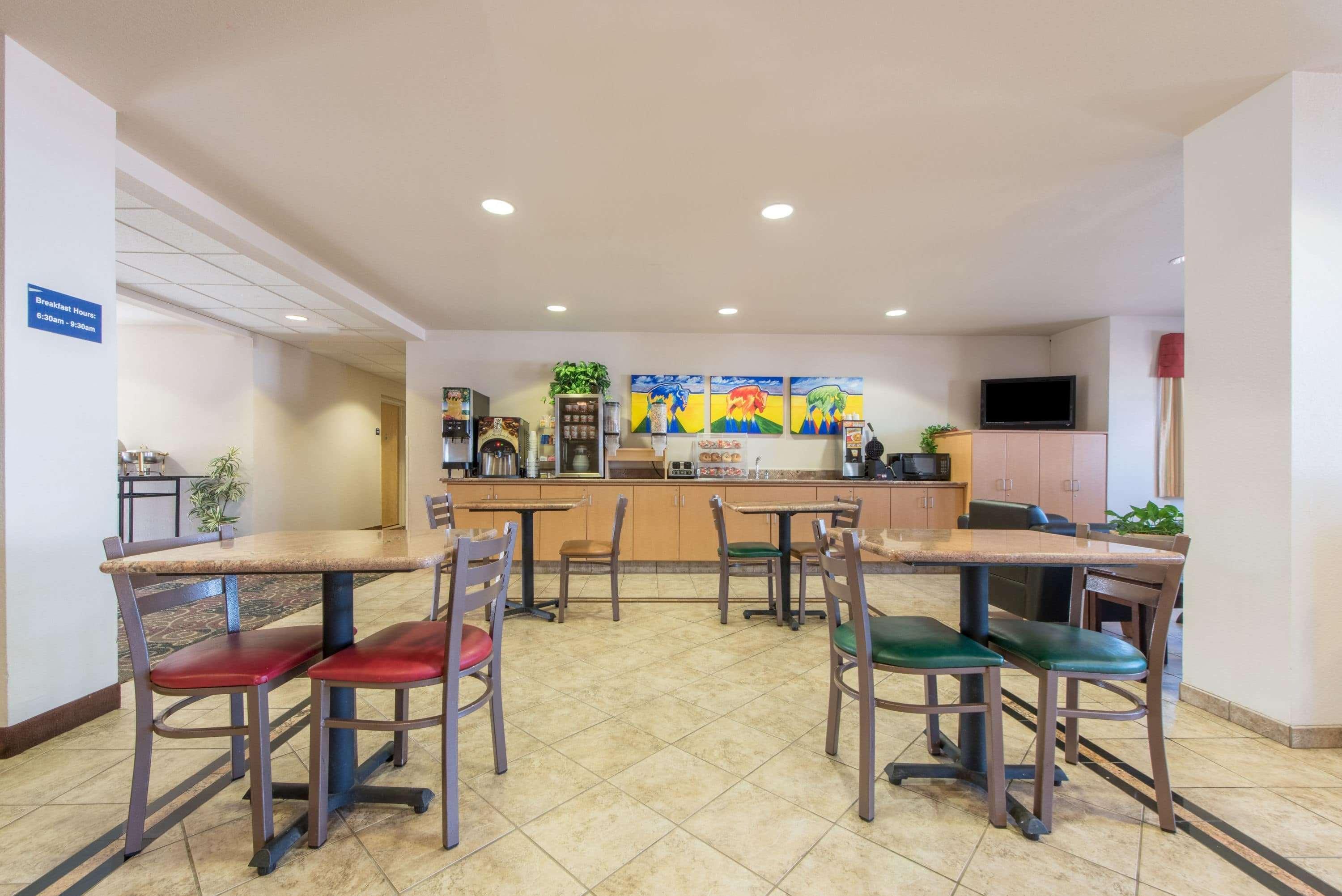 Microtel Inn & Suites By Wyndham Altus Bagian luar foto