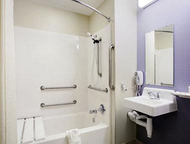 Microtel Inn & Suites By Wyndham Altus Bagian luar foto